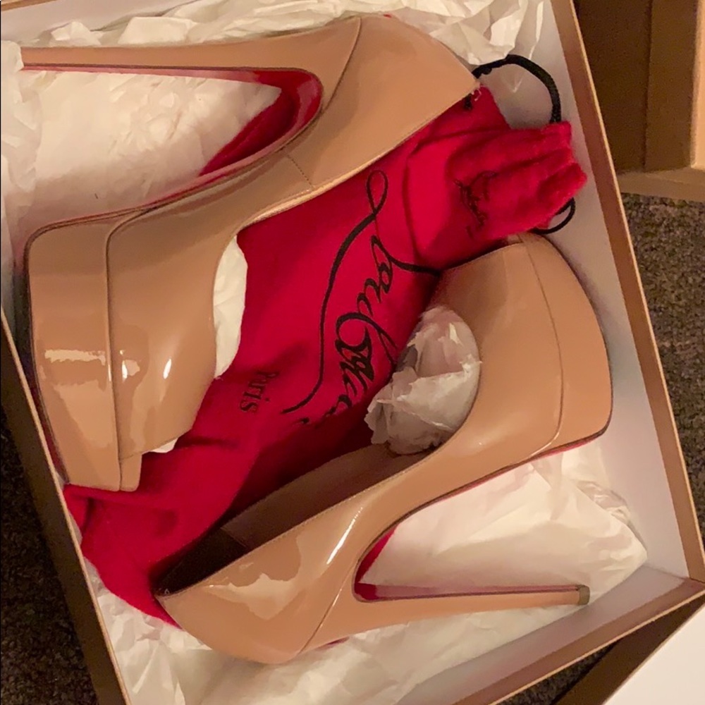 Christian Louboutin Lady Peep